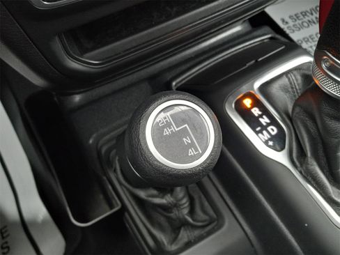 Used 2021 Jeep Wrangler Unlimited Sport image 22