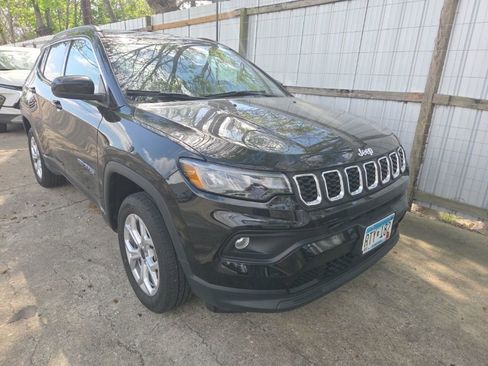 Used 2025 Jeep Compass Latitude image 6