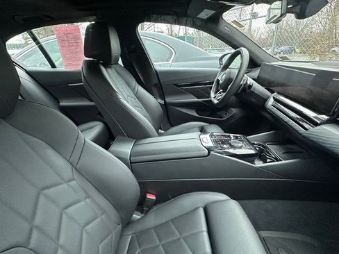 Used 2024 BMW 530i w/ M Sport Package image 5