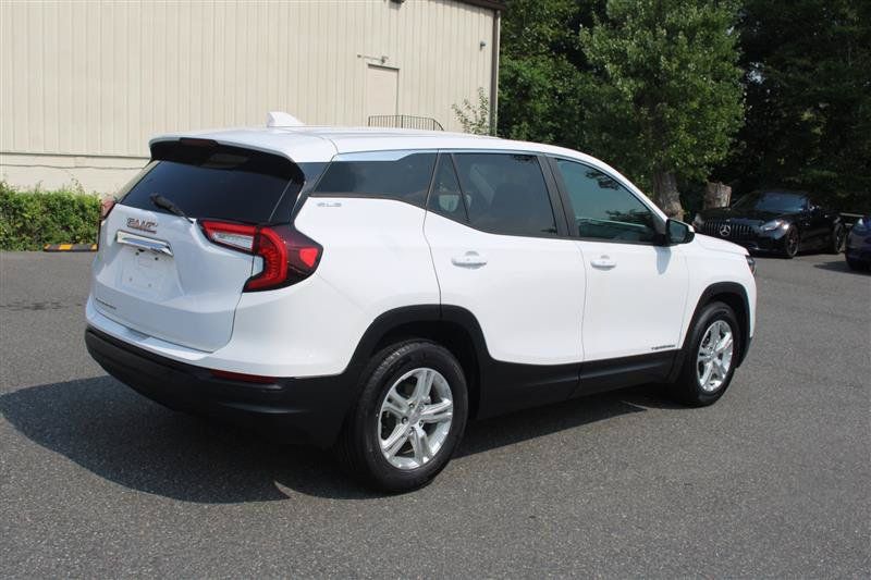 Used 2022 GMC Terrain SLE FWD image 8