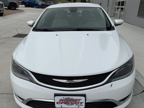Used 2015 Chrysler 200 Limited w/ Convenience Group image 2