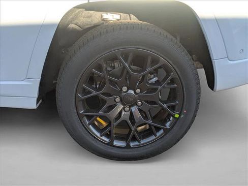 New 2025 Jeep Grand Cherokee Summit w/ Adv Protech Group IV image 10