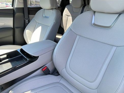 New 2025 Hyundai Tucson Limited image 14