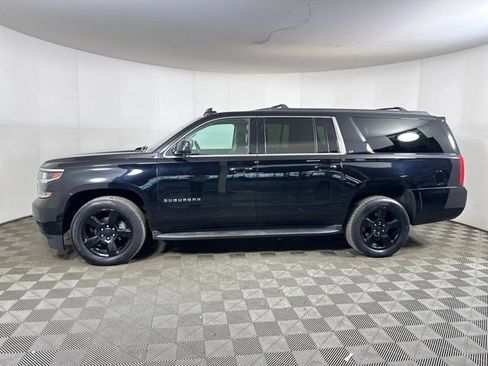 Used 2018 Chevrolet Suburban LT image 6