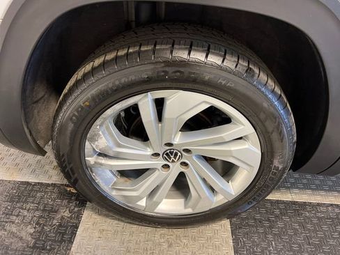 Certified 2022 Volkswagen Atlas SE w/ Panoramic Sunroof Package image 12