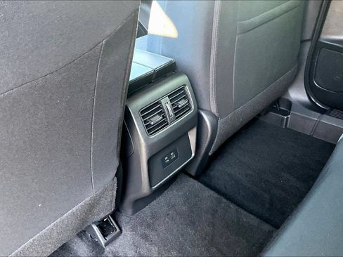 Certified 2023 Nissan Rogue SV AWD/4WD image 10