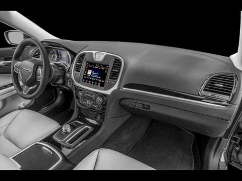 Certified 2023 Chrysler 300 Touring w/ Sport Appearance Package image 12