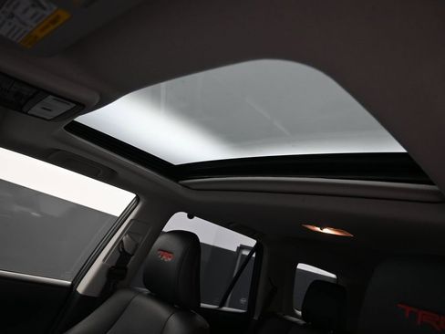 Certified 2021 Toyota 4Runner TRD Off-Road Premium image 28