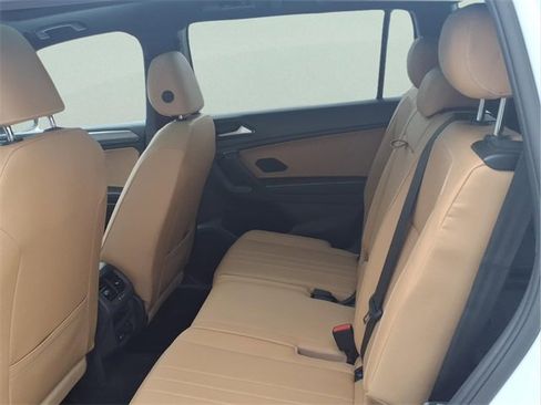 Used 2024 Volkswagen Tiguan SE R-Line image 8