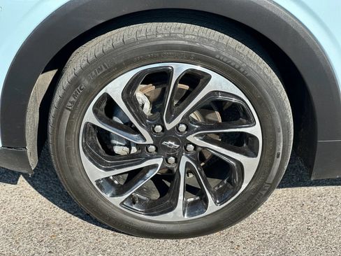 Used 2022 Chevrolet Bolt EUV Premier w/ Sun & Sound Package FWD image 24