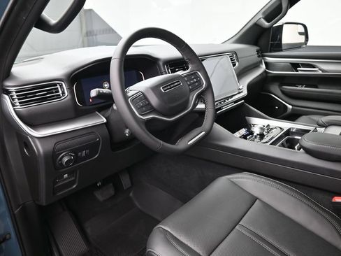 New 2026 Jeep Grand Wagoneer 4WD image 19