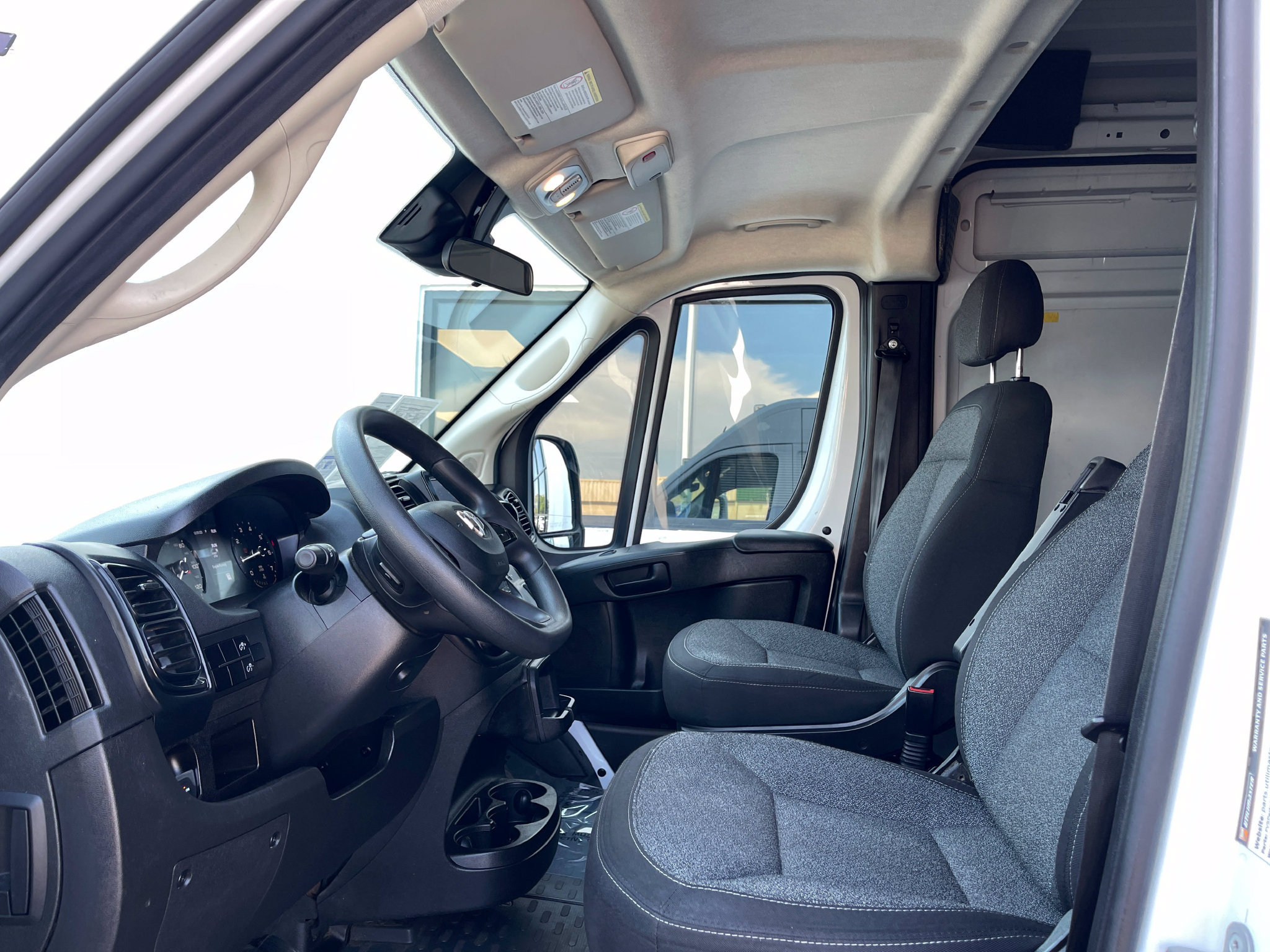 Used 2023 RAM ProMaster 2500 FWD image 10