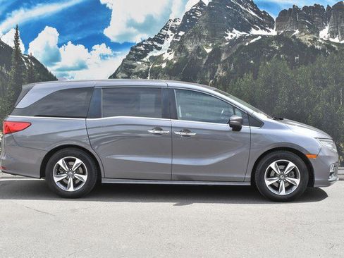 Used 2019 Honda Odyssey Touring image 2