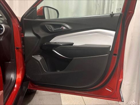 Used 2024 Chevrolet Trax LT image 12