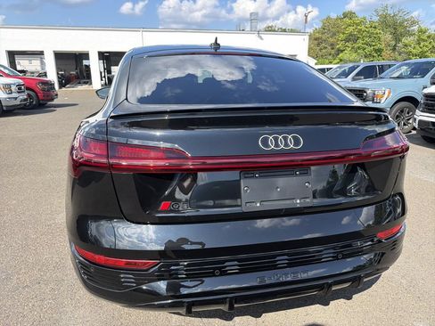 Used 2024 Audi Q8 e-tron Prestige w/ Prestige Package AWD/4WD image 4