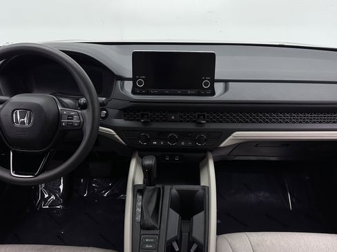 Used 2025 Honda Accord LX image 25