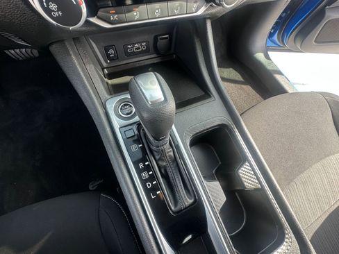 Used 2025 Nissan Sentra SV image 39