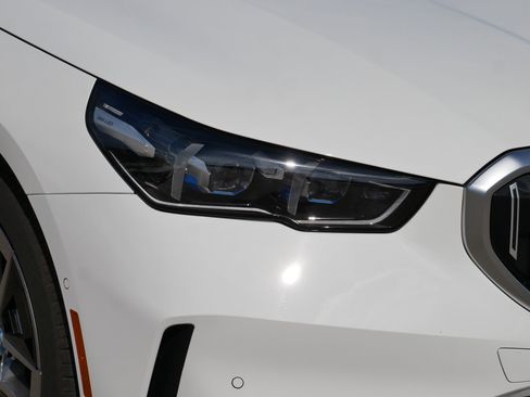 Used 2024 BMW i5 eDrive40i w/ Premium Package image 30