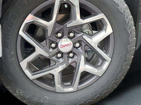 New 2026 GMC Sierra 1500 SLT image 2