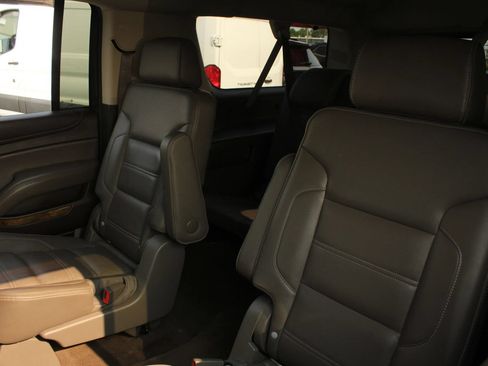 Used 2016 GMC Yukon XL Denali w/ Open Road Package AWD/4WD image 18