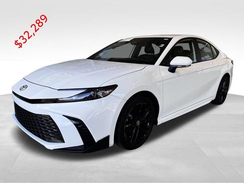 Certified 2025 Toyota Camry SE AWD/4WD image 4