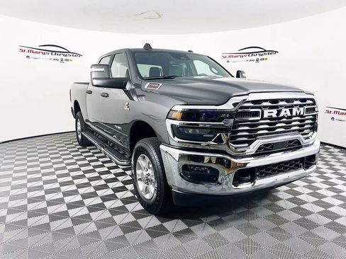 Used 2025 RAM 2500 Big Horn AWD/4WD image 1
