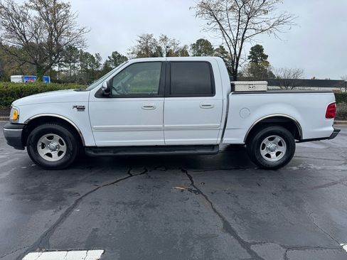 Used 2001 Ford F150 XLT image 2