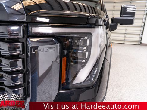 Used 2024 GMC Sierra 2500 Denali Ultimate w/ Snow Plow Prep/Camper Package image 8