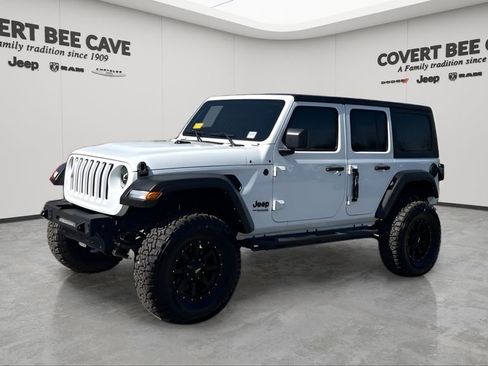 Used 2022 Jeep Wrangler Unlimited Sport image 3