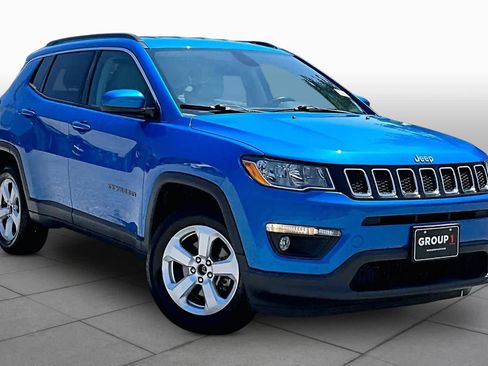 Used 2018 Jeep Compass Latitude AWD/4WD image 3