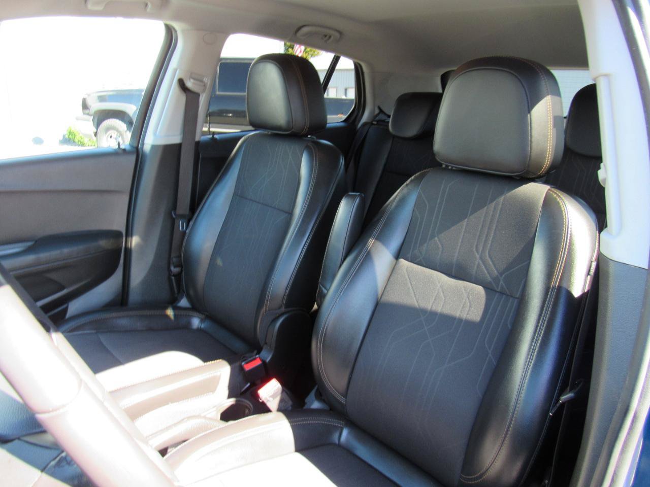 Used 2019 Chevrolet Trax LT w/ LT Convenience Package FWD image 17