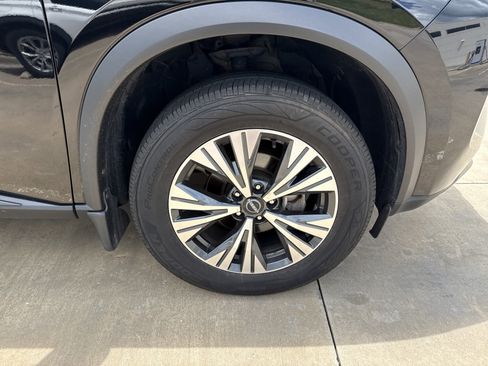 Used 2023 Nissan Rogue SV AWD/4WD image 9
