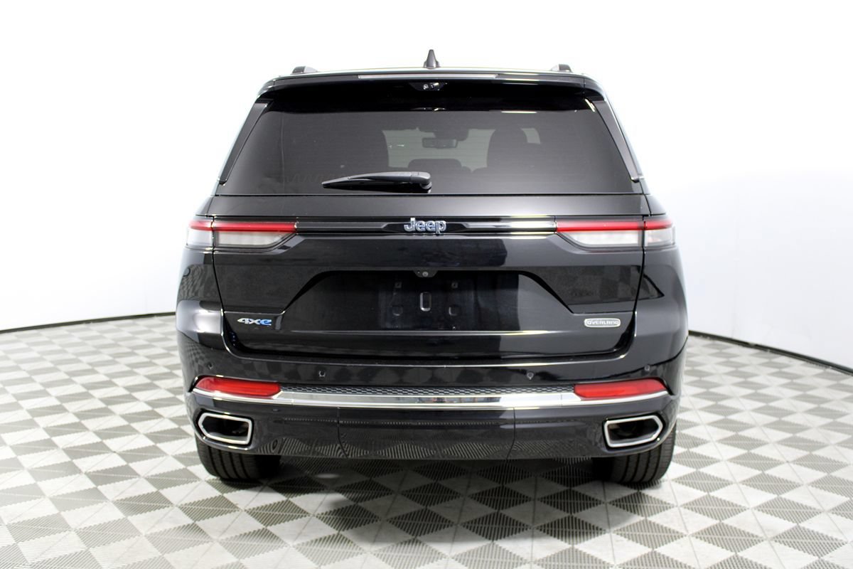 Used 2023 Jeep Grand Cherokee Overland w/ Advanced Protech Group III AWD/4WD image 42