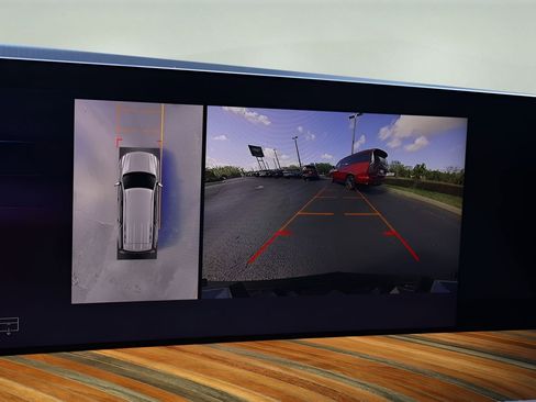 Used 2025 Cadillac Escalade Sport Platinum RWD image 26