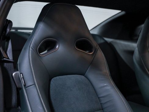 Used 2021 Nissan GT-R Premium image 29