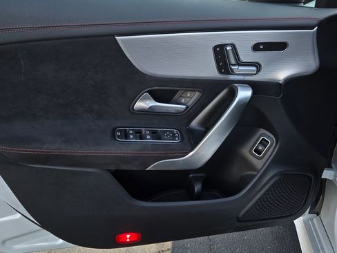 Used 2020 Mercedes-Benz CLA 250 image 9