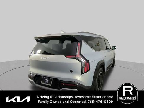 Used 2024 Kia EV9 Land AWD/4WD image 10