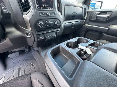 Used 2024 Chevrolet Silverado 1500 Custom Trail Boss w/ Turbomax Blackout Package AWD/4WD image 31