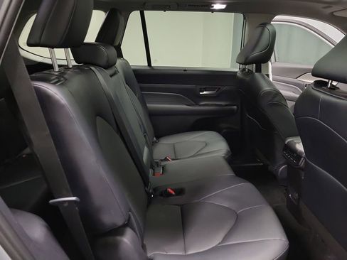 Used 2026 Toyota Grand Highlander XLE image 23