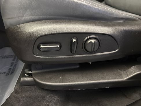Used 2019 Chevrolet Traverse LT w/ LT Premium Package FWD image 13