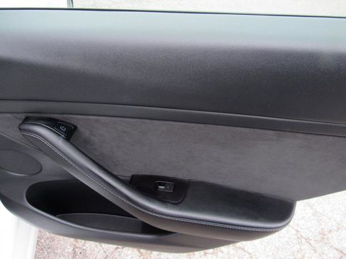 Used 2022 Tesla Model 3 Long Range AWD/4WD image 28