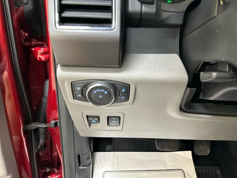 Used 2018 Ford F150 XLT w/ Equipment Group 302A Luxury image 21