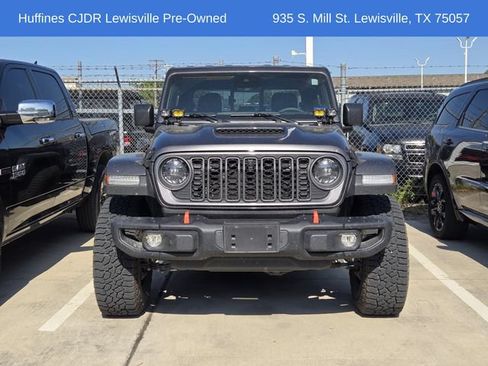 Certified 2025 Jeep Gladiator Mojave AWD/4WD image 2