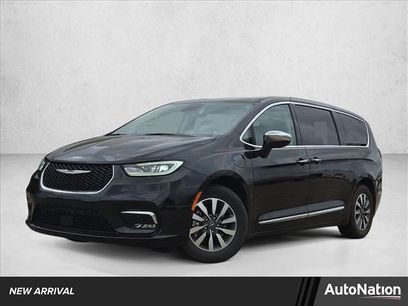 Used 2023 Chrysler Pacifica Limited