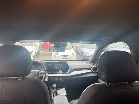 Used 2024 Chevrolet Trax RS w/ Driver Confidence Package image 12