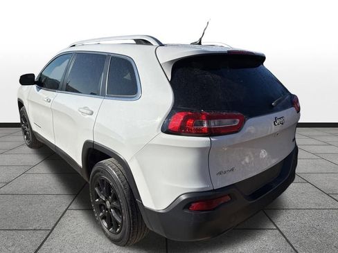 Used 2017 Jeep Cherokee Latitude w/ Cold Weather Group image 6