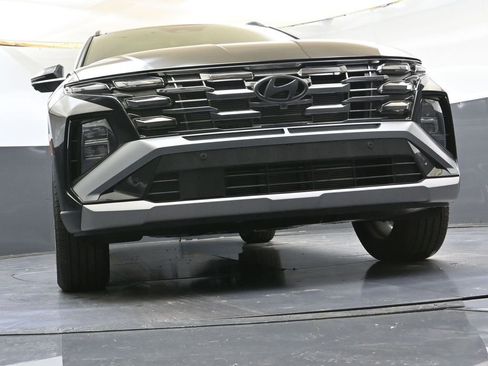 Certified 2025 Hyundai Tucson Limited AWD/4WD image 42