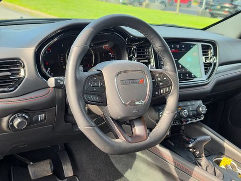 Used 2025 Dodge Durango GT AWD/4WD image 11