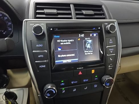 Used 2017 Toyota Camry LE w/ Moonroof Package FWD image 25