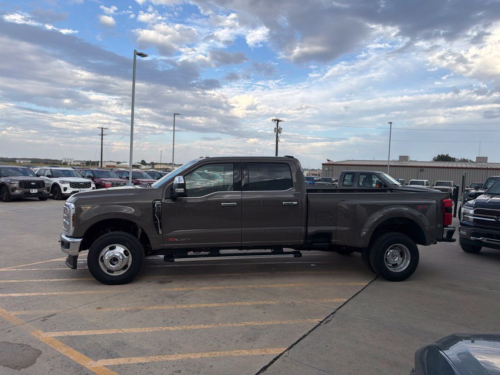 New 2027 Ford F350 Lariat w/ Lariat Premium Package AWD/4WD image 4